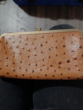 G.I.L.I *NWOT* Textured Ostrich Leather Frame Clutch Wallet